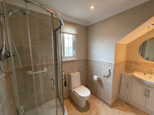 Master En-Suite- click for photo gallery